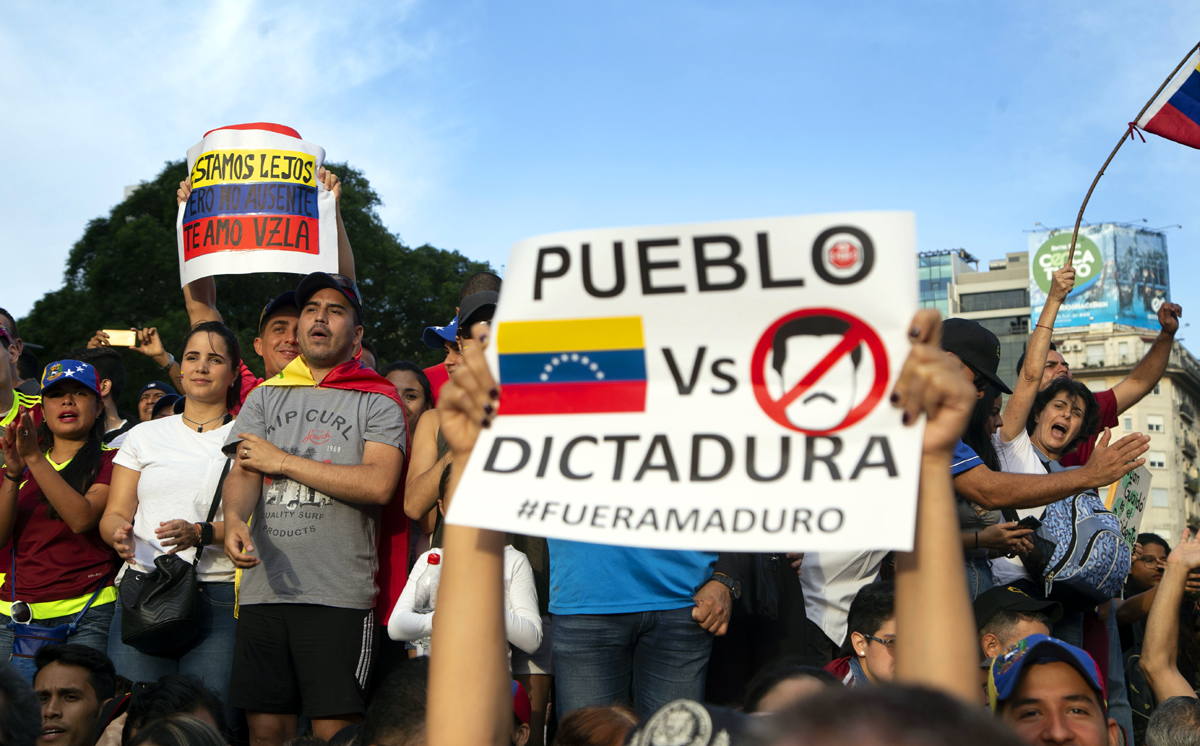 Venezuela: Maduro detiene a más opositores antes de las elecciones thumbnail